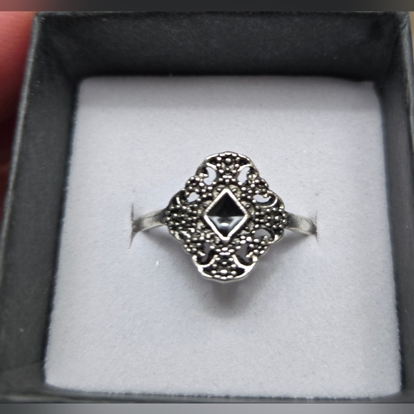 NWOT | Vintage | Onyx Stone Silver Plated Women's Statement Ring | Size: 6.75 - Picture 2 of 9